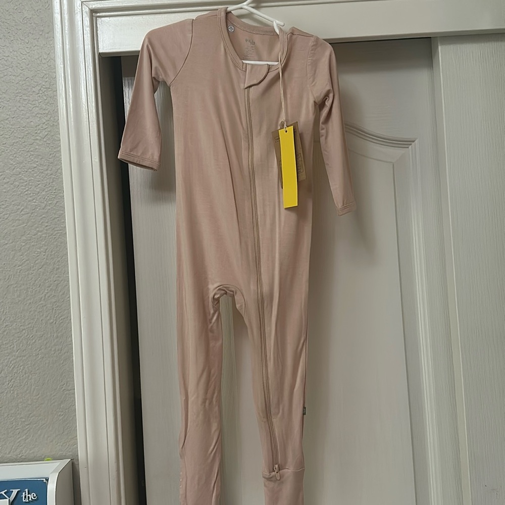 KYTE zippered footie